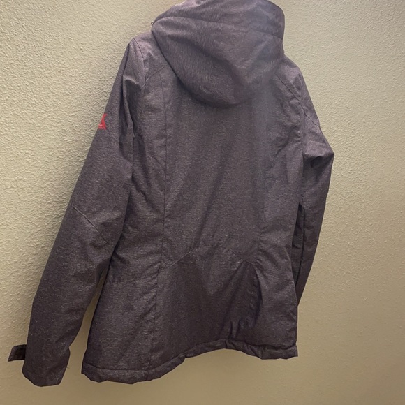 Snow Jacket - Picture 3 of 5